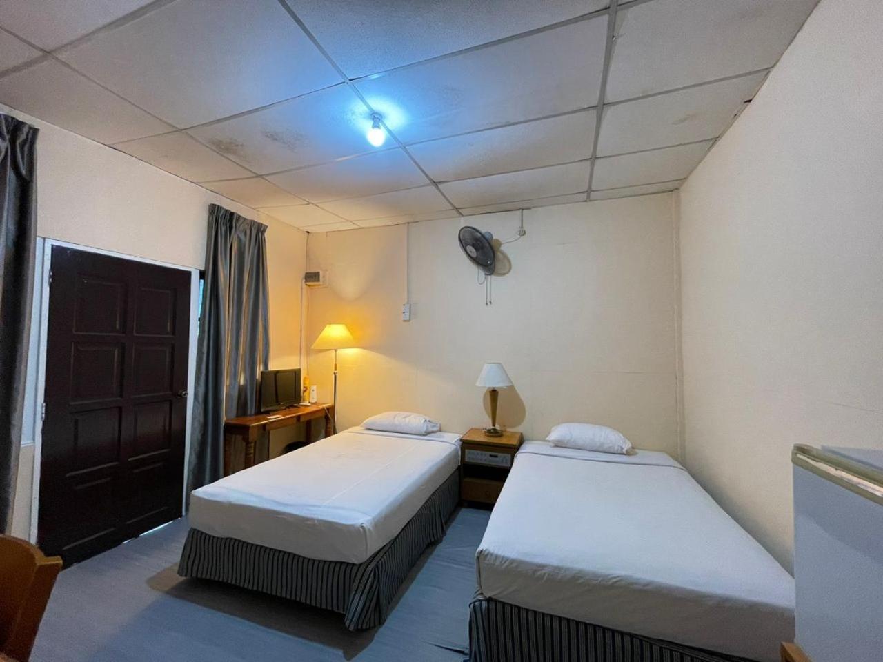 Dgeting Beach Resort Tumpat Екстериор снимка
