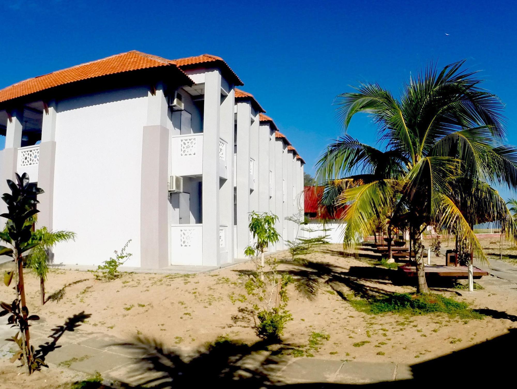Dgeting Beach Resort Tumpat Екстериор снимка